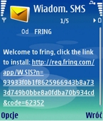 Obraz przedstawiający ekran telefonu z treścią wiadomości SMS zawierającą link instalacyjny aplikacji Fring.